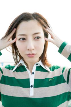 睡沙发的人
